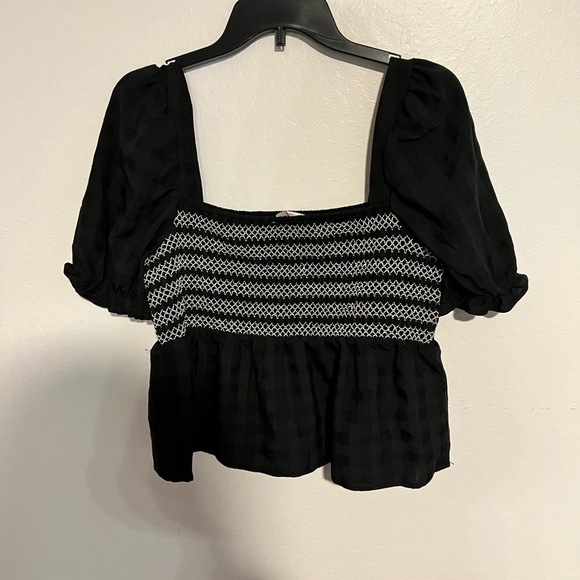 Dizzy Lizzy Smocked Top Size L - Picture 5 of 6